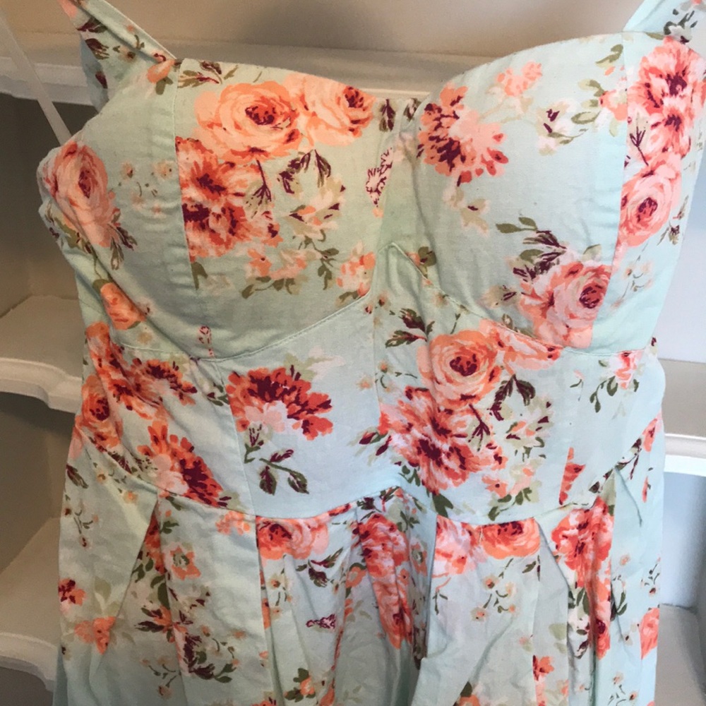 Floral sweetheart dress